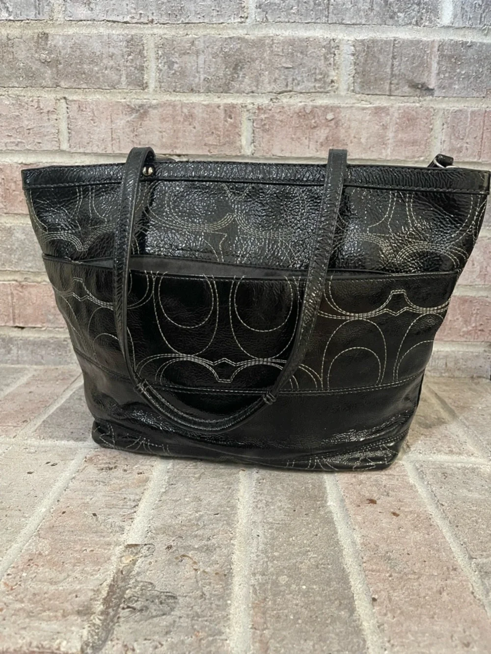 Coach Black Patent Signature Circle Tote - Picture 3 of 11